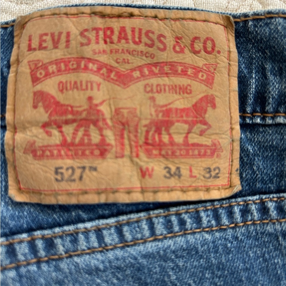 Men’s Classic 527 Levi Jeans Like New! 34x32 Retail $75